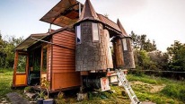 Unbelievable House Truck Transforms Into Fantasy Castle