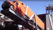 How to Unload Schneider Truck with Phelps Hydraulic Truck Dumper
