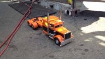 Ultra-Realistic Home-Built R/C Model Peterbilt Truck and Trailer to Have a Barrel of Fun