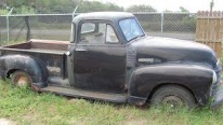 Chevrolet 3100 Split Window Pickup Truck Goes Through Restoration and Comes Out Perfect