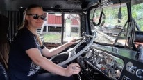 Crazy Girlfriend Drives Huge Kenworth Truck Like a Pro!