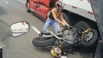 AMAZING Motorcycle ACCIDENT! Bike VS Truck - Biker Hits Semi 18 Wheeler Motor CRASH