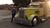 Old Peterbilt: What an Excellent Piece of Machinery!