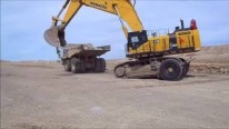 Check out The Method of a Big Excavator Transportation So Brilliantly!