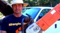 Creatively Practical Method: Charger Your Dead Car Battery with Chainsaw!