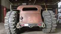 The Whole Transformation Process of 4x4 Rat Rod Which Looks Absolutely Badass
